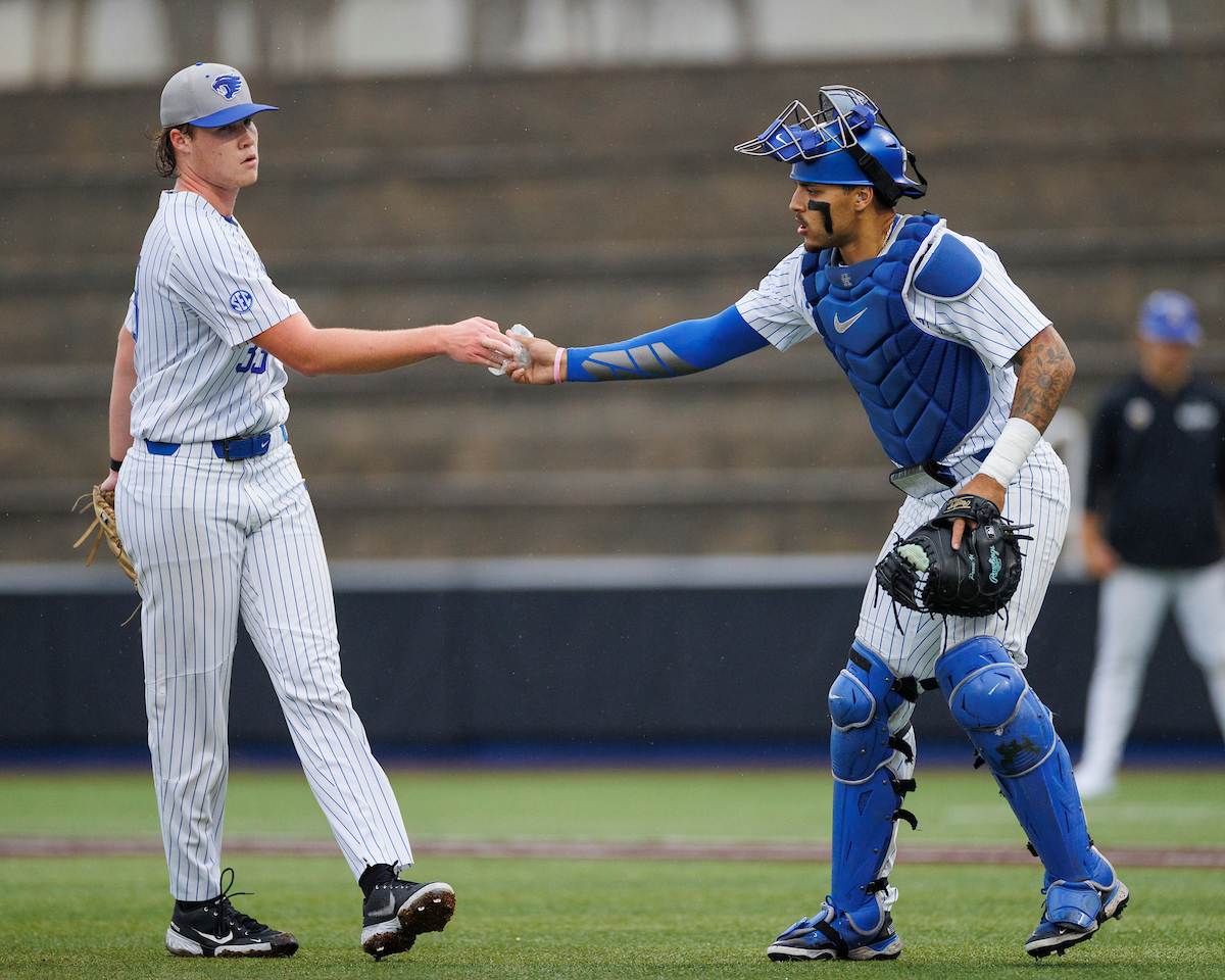 UKBaseball's tweet photo. Travis Smith (@Traviss1109) had the full arsenal on display in his fall exhibition start, allowing just one hit in 3.0 scoreless innings. https://t.co/x7iZDoUT2B