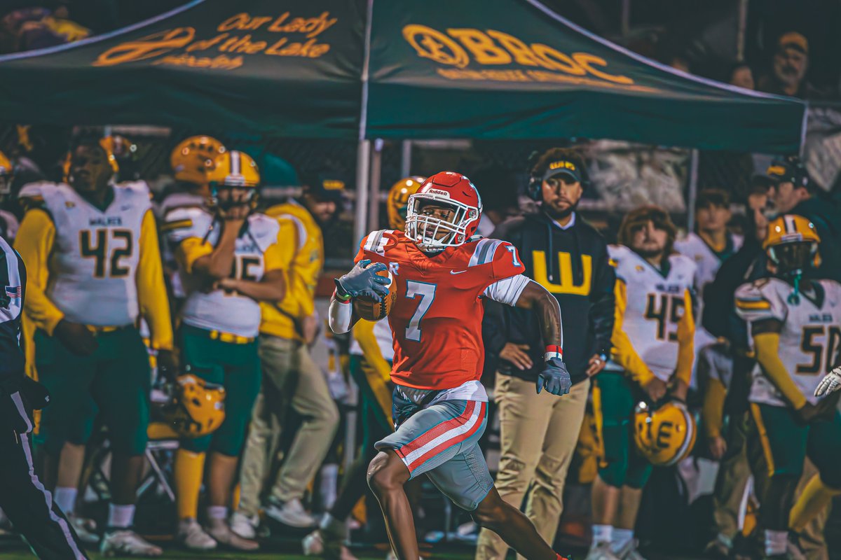 “I don’t fear anybody."

With 4 INT, 3 PBU, a pick-six, a FR TD, and a blocked PAT, <a href="/SemajJones318/">Semaj Jones</a> has been at the center of some of the most important plays of Ruston's season. Read about the senior CB before Friday's semifinal game:
📸: <a href="/TheRealJoshMAC/">Josh McDaniel 📷</a>
rustonleader.com/sports/ruston%…