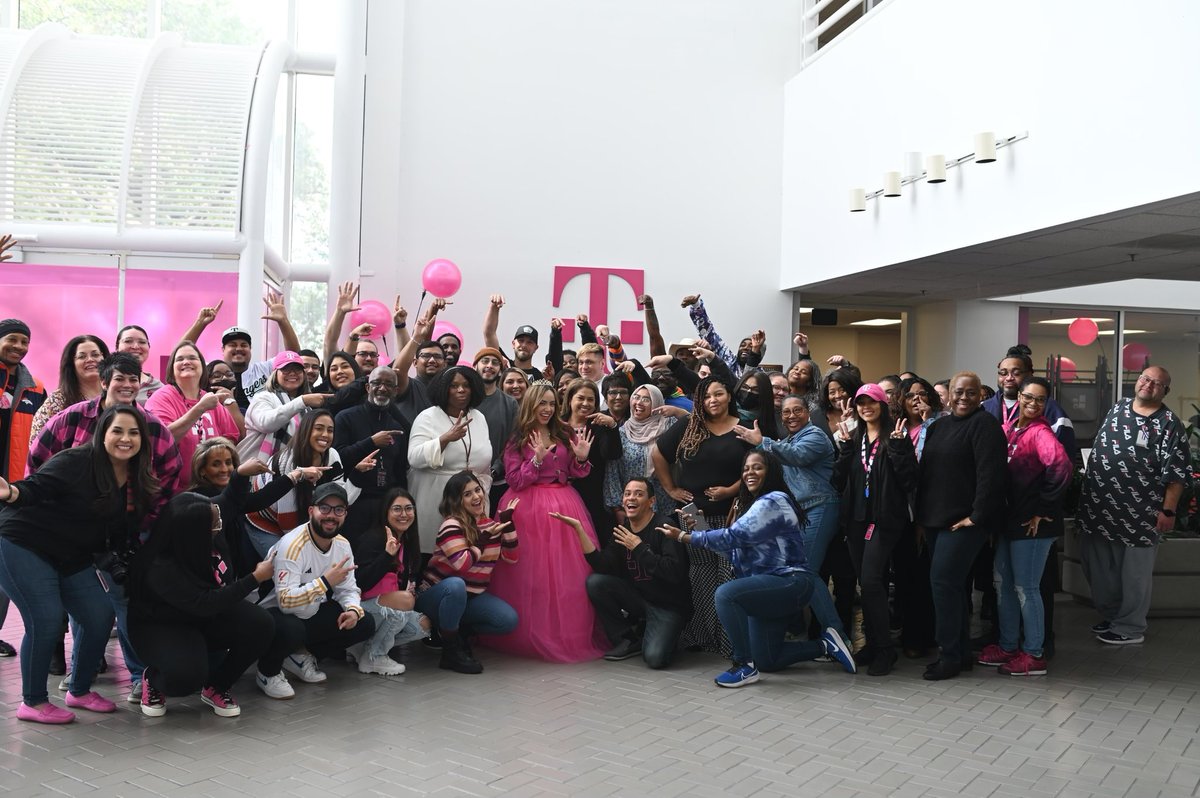 MsMarieDotCom's tweet photo. I am blessed! 💕 Today marks 15 years with #TeamMagenta and I am surrounded by the brightest human stars! 🌟 https://t.co/EyAv91mcTu