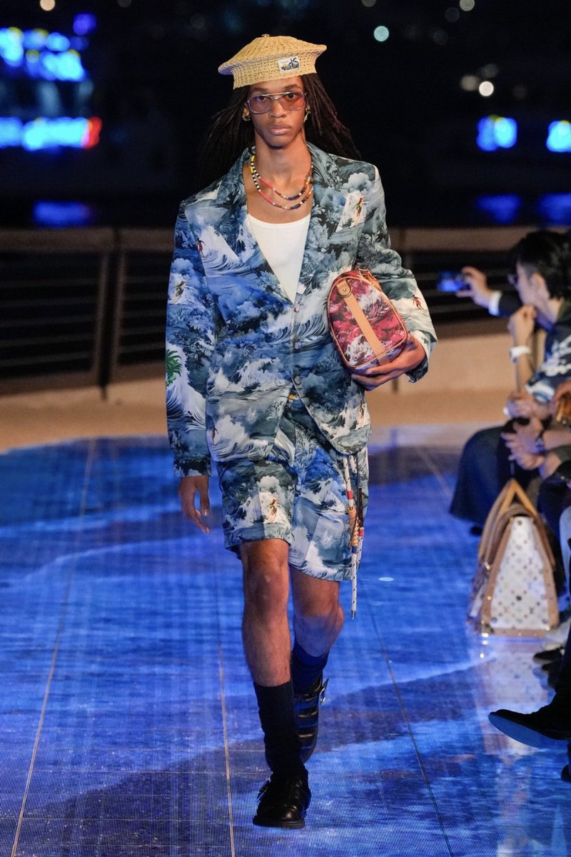 Lara Tutton tweet media