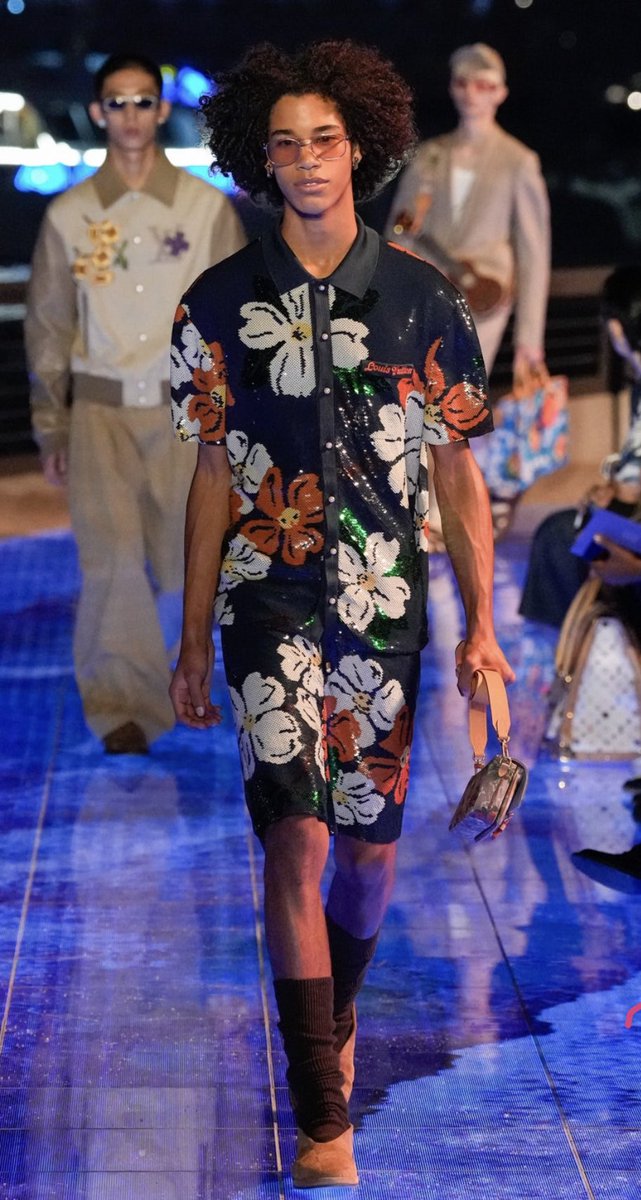 Lara Tutton tweet media