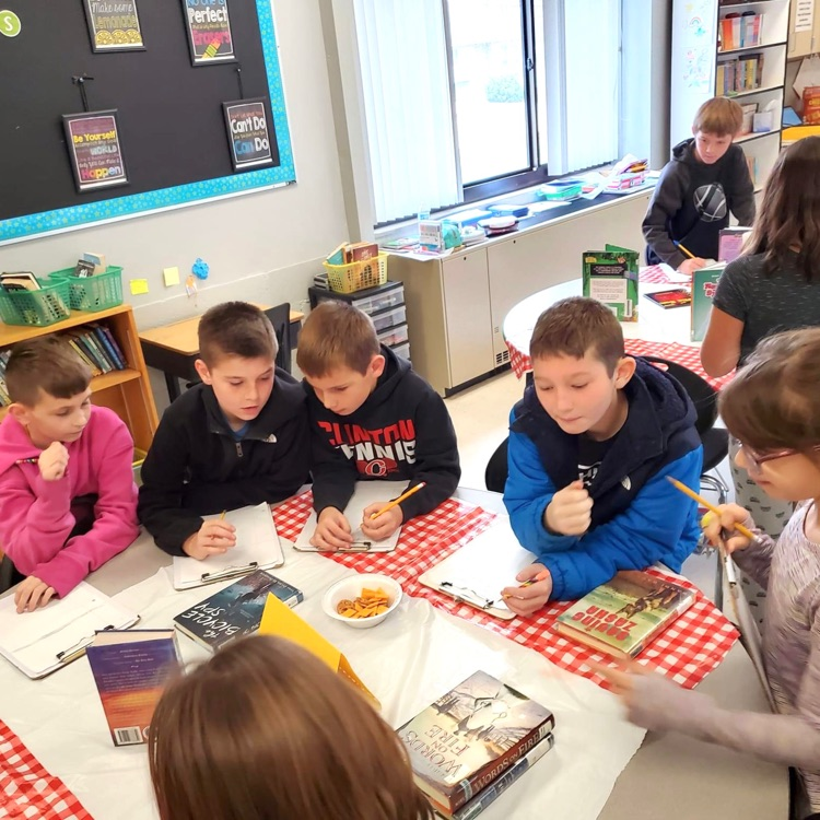 clinton_schools's tweet photo. Whittier #CCSDStudents recently enjoyed a morning of "book tasting" 📚! https://t.co/nVkUFlJJuu