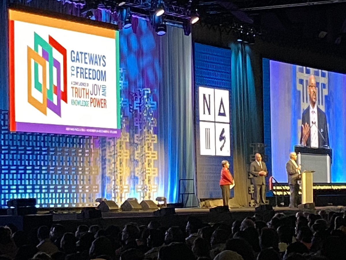 Back at it this week at #NAISPoCC in St Louis. Come see us at the PoCC On Air booth next to The Hub. Thanks to <a href="/NAISnetwork/">NAIS</a> for having us!