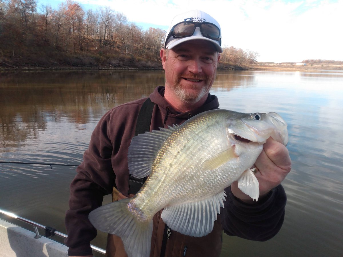 Skyfish01's tweet photo. Micah fishing with Outdoor Adventure Guide Service yesterday morning on Lake Eufaula. It was crazy good we got into some really nice Crappie. Water conditions we're perfect and the fish were very active. Thank you Micah. It was a fun day. https://t.co/xLyNqqM5Zm