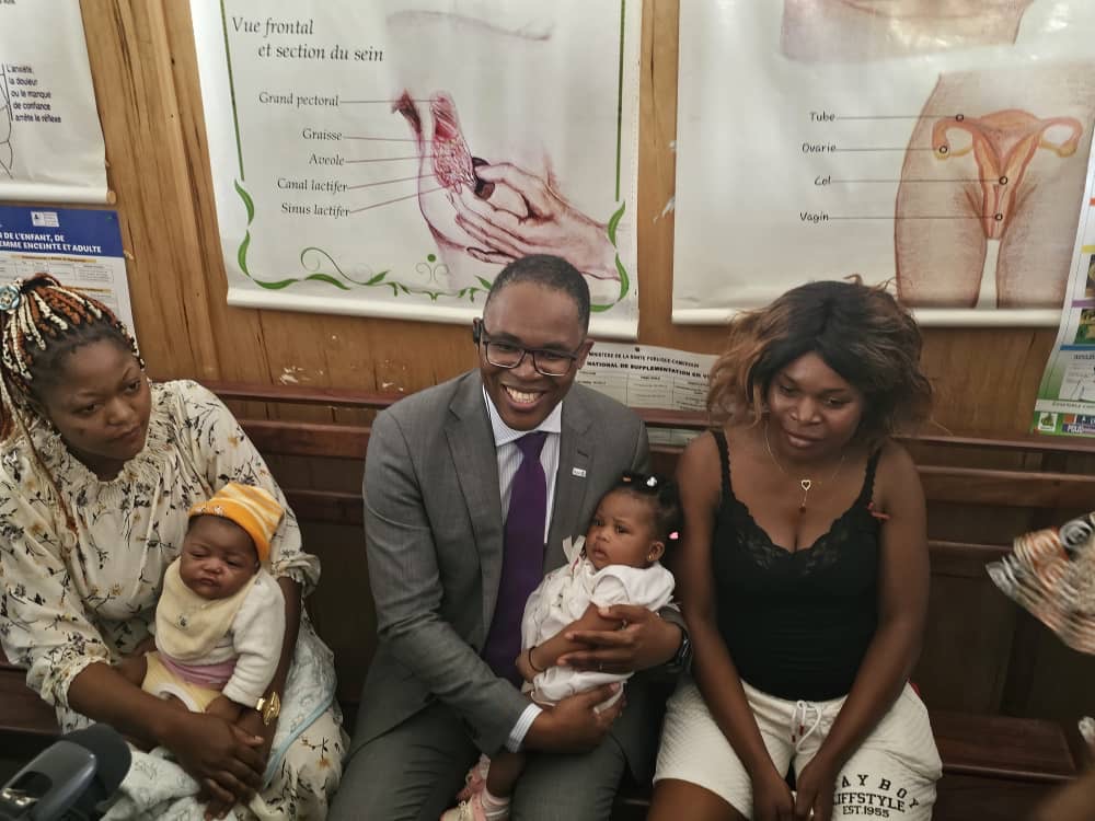 Durant la mission de haut niveau de Gavi au Cameroun, notre directeur de l'implémentation des programmes pays, <a href="/MaphosaThabani/">Thabani Maphosa</a>, a visité le Centre d'Animation Sociale et Sanitaire (CASS) de Nkoldongo-Yaoundé.