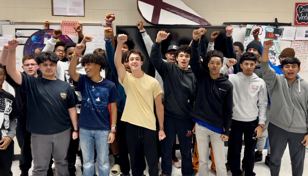 PowerofPeace88's tweet photo. Meet our Osborne Baseball POPP Squad! We just launched our “Protect the Dream” project, time to dig in and put in some work boys. Go Cardinals!
📷📷📷

#OsborneCardinals #ProtectTheDream
#PowerOfPeaceProject https://t.co/3FxQNFDU3s
