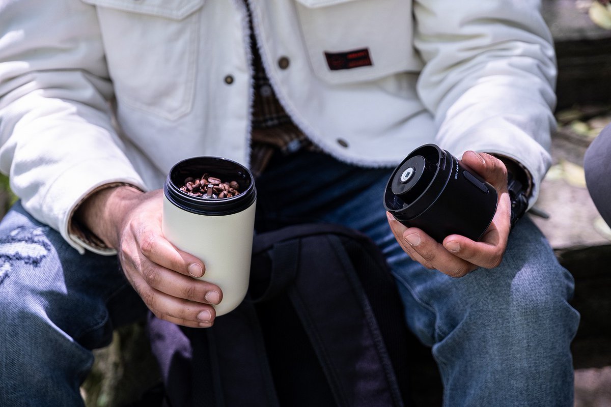 inakagurashiweb's tweet image. 📢#プレゼントキャンペーン🎁

／
ポータブルコーヒーメーカー☕️ 
#ATONCE（#アトンス）
3名様
＼
これ1つで
いつでもどこでも挽きたてが楽しめます😊☕️

@inakagurashiweb をフォロー＆
この投稿をRTで当たる！
【締切2024年1月4日（木）23:59】
当選者にDMをお送りします
#コーヒー #アウトドア