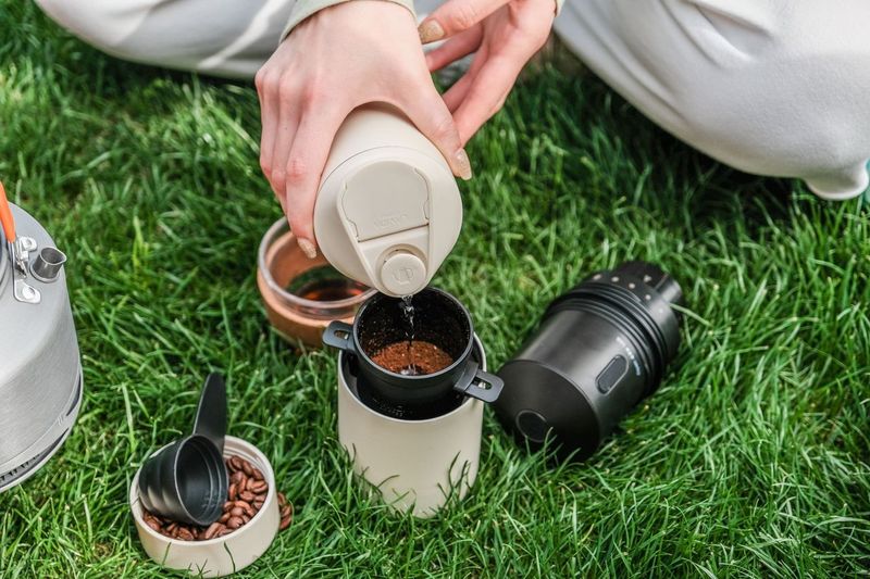 inakagurashiweb's tweet image. 📢#プレゼントキャンペーン🎁

／
ポータブルコーヒーメーカー☕️ 
#ATONCE（#アトンス）
3名様
＼
これ1つで
いつでもどこでも挽きたてが楽しめます😊☕️

@inakagurashiweb をフォロー＆
この投稿をRTで当たる！
【締切2024年1月4日（木）23:59】
当選者にDMをお送りします
#コーヒー #アウトドア