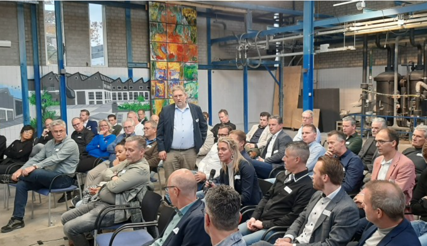 'Even de benen strekken', daarmee begonnen Bart Klarenbeek en Lex Ransijn hun interactieve sessie over BIM, het 2e programmaonderdeel van de Dag van de Bouwkostendeskundige op 2/11. En interactief was deze sessie zeker! Benieuwd? bit.ly/412VdC7