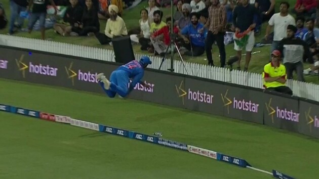 MeenaRamkishan0's tweet image. Why they not consider to select him in WC..? #SanjuSamson 

When ODI WC Year- They selects Sanju in T20I

When T20 WC Year- They selects Sanju in ODI

When Rohit and Virat come in ODI, there will be no place for him. amazing politics👏
 
But glad to see him picked 'SW' #INDvsSA