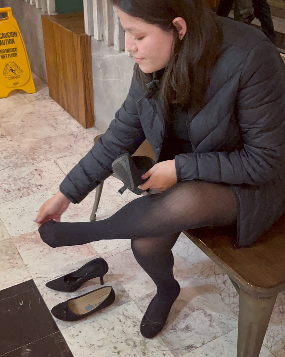 mediastauri's tweet photo. Si soy una damita godin que se cambia los tacones por flats cuando se cansa, y que tiene?  🥰🥰 https://t.co/sv2uXek00Z