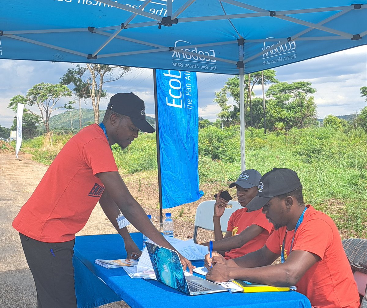 zinaraZW's tweet photo. Are you picking kids from school today?

Check out the @Ecobank team at our Juru Tollgate and get a free pass plus exciting prizes. You can also open an instant account. 

#Happyhourpromotion
#BuildingBigBrandsTogether https://t.co/7P4NgR6T8r