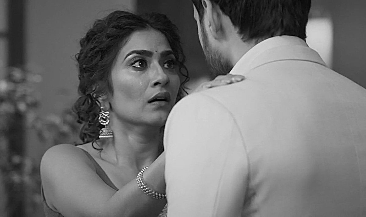 carcastee's tweet image. viaan be like : abhi toh move on karaha tha yeh kya‼️😭
#KathaAnkahee • #Kaviaan
