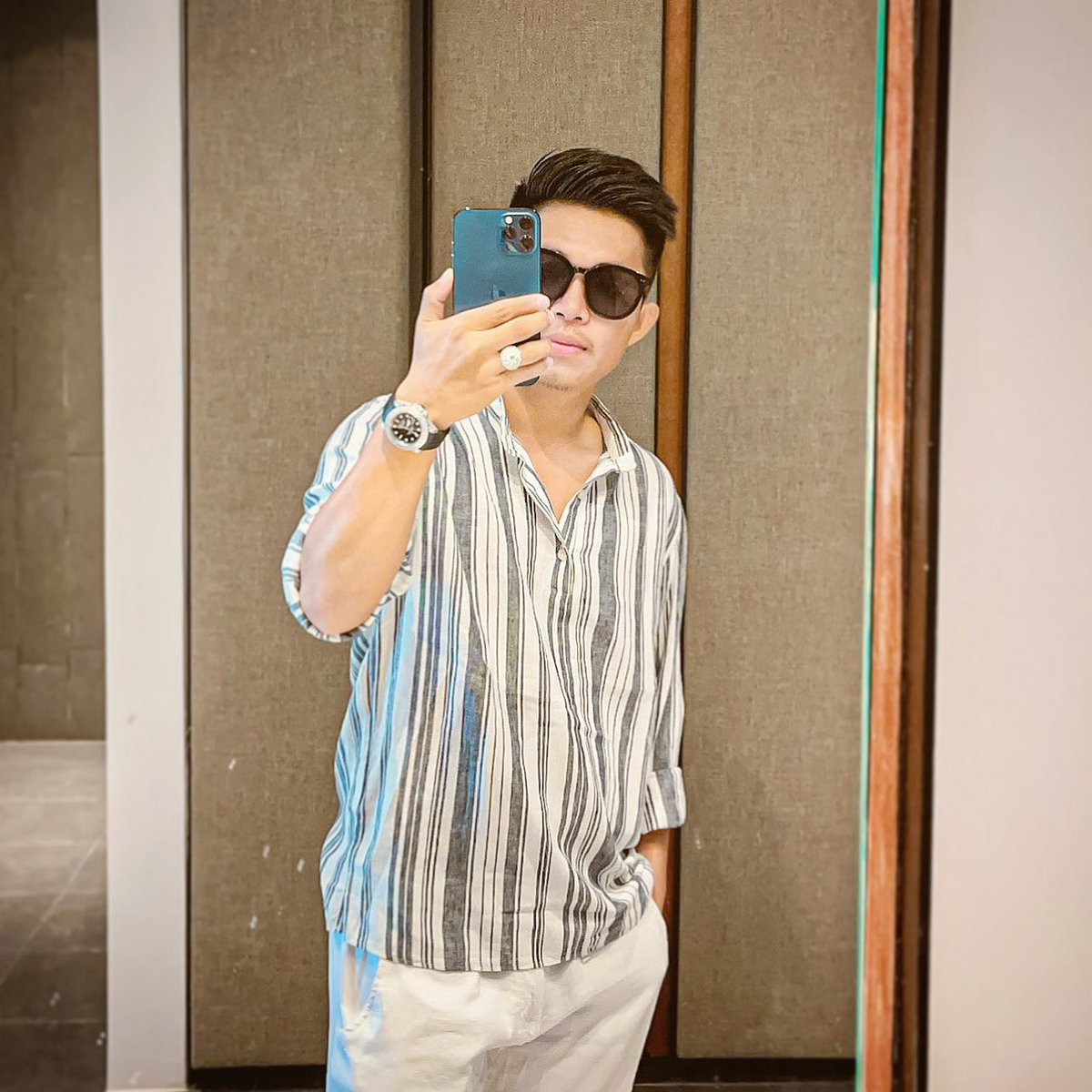 KongSongva's tweet photo. កង្កែប ទាល់ងាប់បានគេយកទៅបោក តែមនុស្សវិញ គ្មានឱ្យងាប់ទាន់ទេ គេបោកទាំងរស់តែម្តង😂 ឱ្យរាង 🥲 https://t.co/LGqxYEgMSF