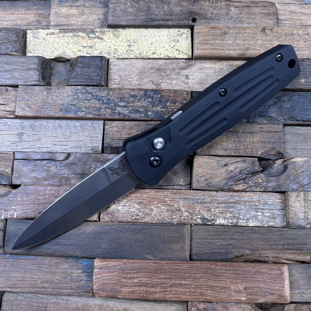 CastleGateKnife's tweet photo. Benchmade dump, which model is your favorite? 

#castlegateknives #benchmadeknives #knife https://t.co/50apY9Icrl