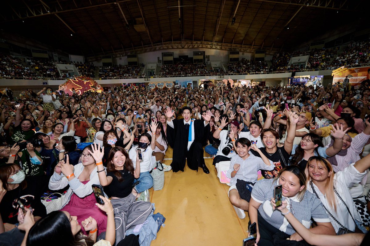 ขอแสดงความยินดีกับ 'บิวกิ้น - พุฒิพงศ์ อัสสรัตนกุล' ที่จบการศึกษาระดับปริญญาตรีจากคณะพาณิชยศาสตร์และการบัญชี หลักสูตรนานาชาติ เกียรตินิยมอันดับ 2 🎓

#Bbillkin
