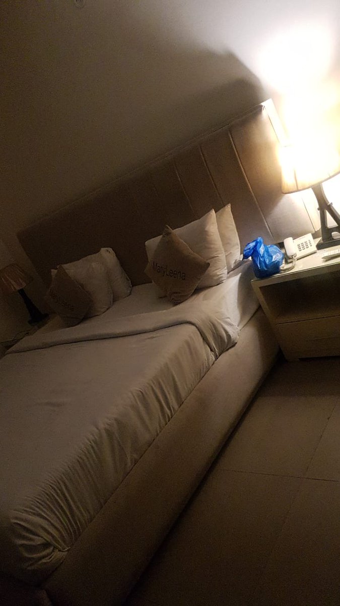 alphabull_cpl's tweet photo. Lovely meeting and a hot threesome session with @Ameenakhan9305 @Princes35295672 @ZoyaShahidisb 
Thank u guys!!! https://t.co/xhMAtmgrn2
