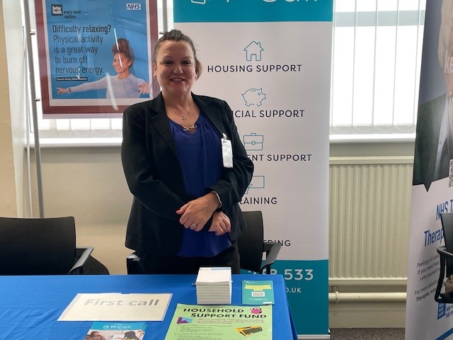 AmyPondDWP's tweet photo. #Accrington JCP held a winter wellbeing event 

34 customers attended 📈
7 providers supported the event 👍
56 referrals 👏

Thanks for supporting the event @NationalCareers @LancashireWomen @north_lancs @1stCallHyndburn @CommunitySNW @HyndburnLT https://t.co/7vfto802Km