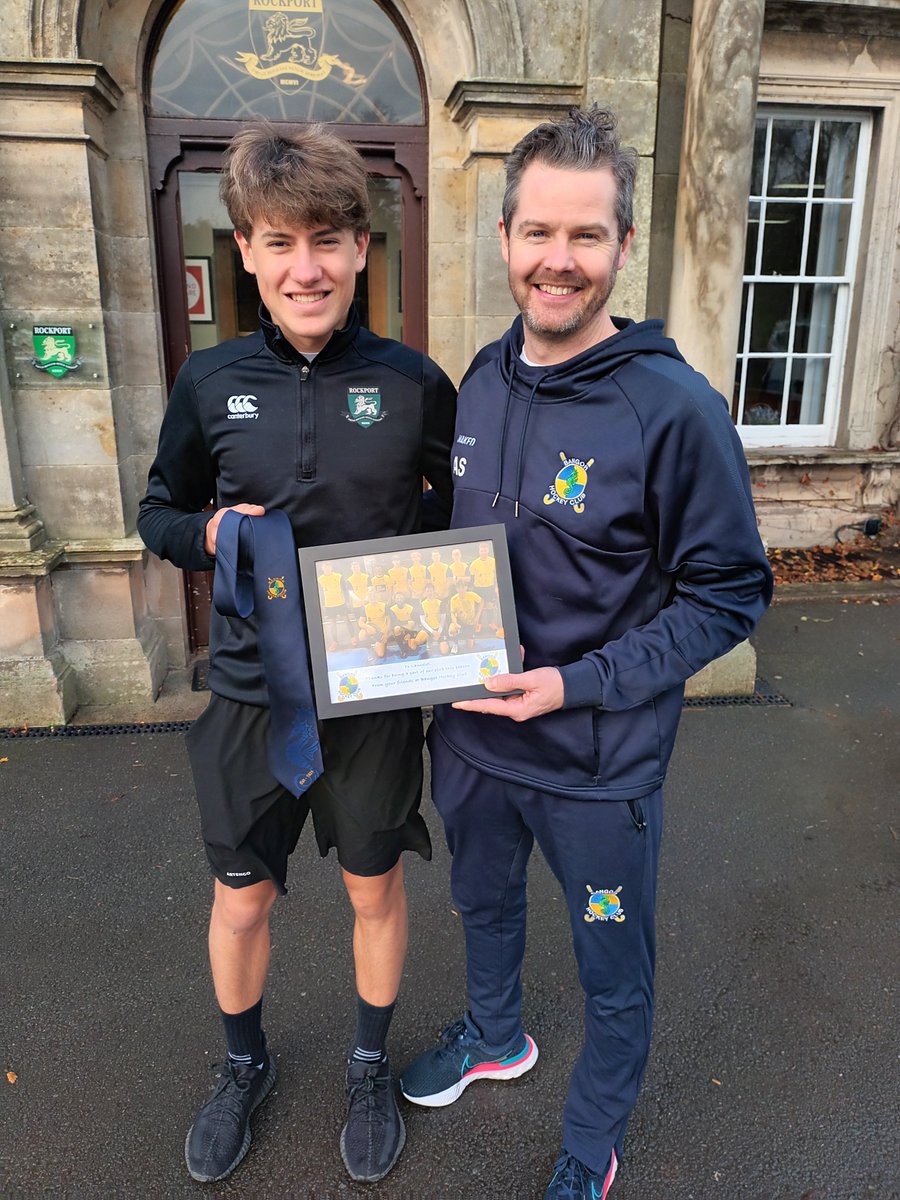 Thanks to Bangor Hockey club for coming along to school recently to present a gift to termly boarder, Lancelot Moens (R12), who, alongside his hockey at school, has been training and playing with the club during his time at Rockport