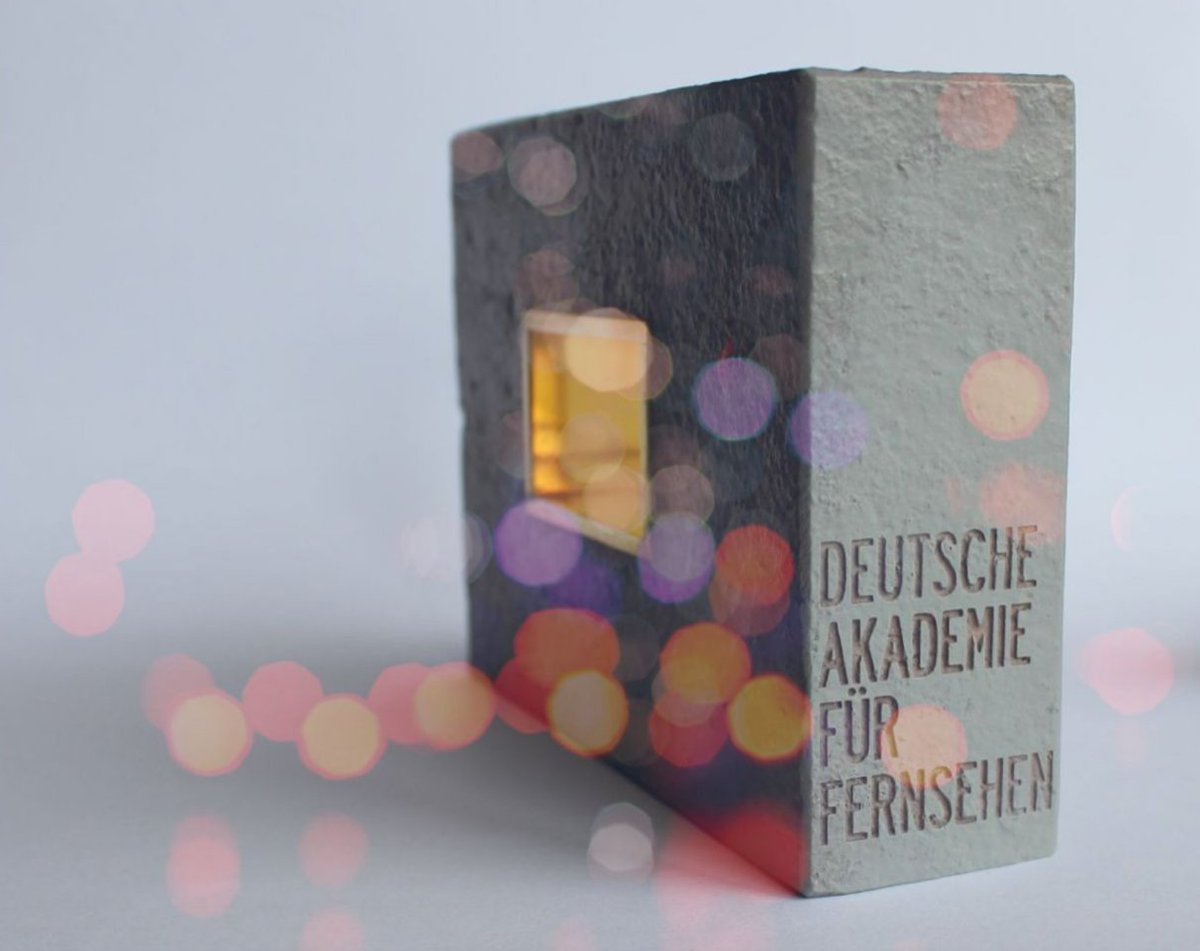 PreProducer's tweet image. Wir freuen uns sehr, wieder bei der Verleihung der DAfFNE mit dabei zu sein und unseren kleinen Beitrag zum Gelingen der Veranstaltung leisten zu können. Auch dieses Jahr wird die Preisverleihung live übertragen!
daff.tv/auszeichnung/