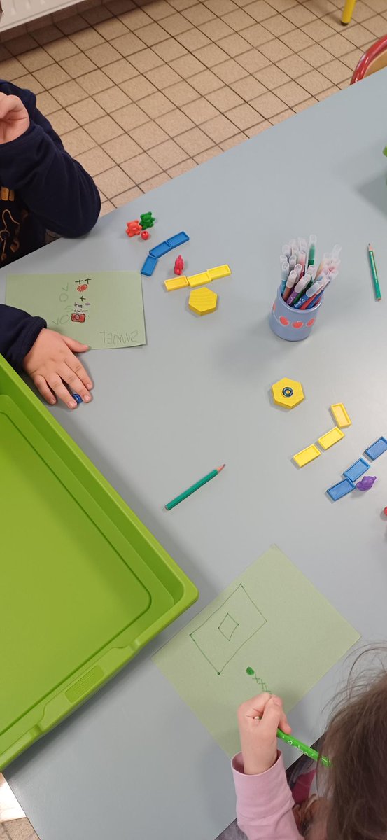 USEPEure's tweet photo. Bonneville #generation2024. Les enfants préparent une rencontre sportive en famille. De la pratique à la découverte des rôles sociaux sportifs dès la maternelle @MoncadaFra @usepvmoreira @usepnationale @EureenNormandie @NouetSeverine @Yannick274 @Clement_F76 @phdelamarre https://t.co/tYVMNZMIZy