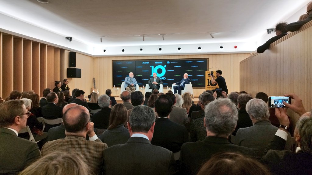 marinoaguilera's tweet photo. 10⁰ aniversario de @TheObjective_es 
dirigido por el periodista alcalaíno @alvaronieto 
Un honor compartir este evento con importantes personalidades como la presidenta @IdiazAyuso https://t.co/z6bRFKjsYO