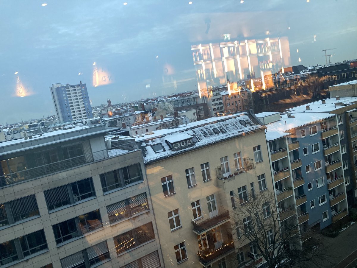 Hausservice11's tweet photo. @Janne97398178 Blick aus der 6ten des  #KaDeWe 
aus  #Hasir https://t.co/9s6G1gNNRx