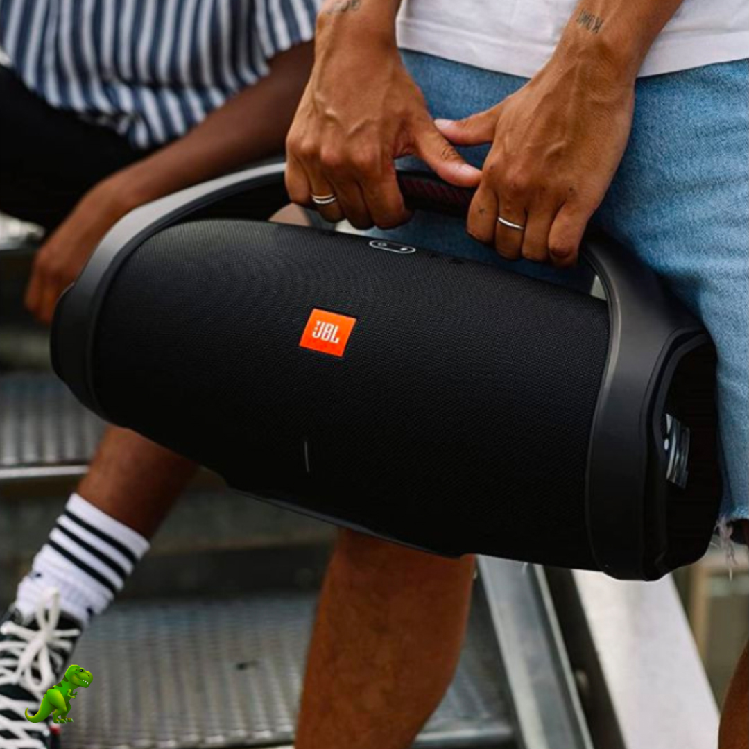 Los bajos monstruosos están listos para participar 😈 Experimenta un sonido fuera de este mundo con el #JBL Boombox 2.

¿Te gustaría uno? Rt + Mg y @ a tu amigo/a que escucha música 24/7.