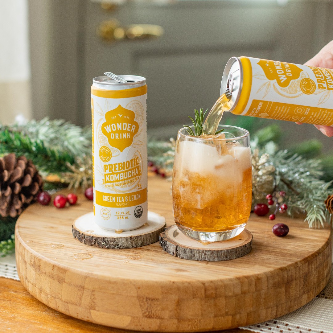 'Tis the season to be fizzy. 

#wonderdrink #kombucha #prebiotic #guthealth