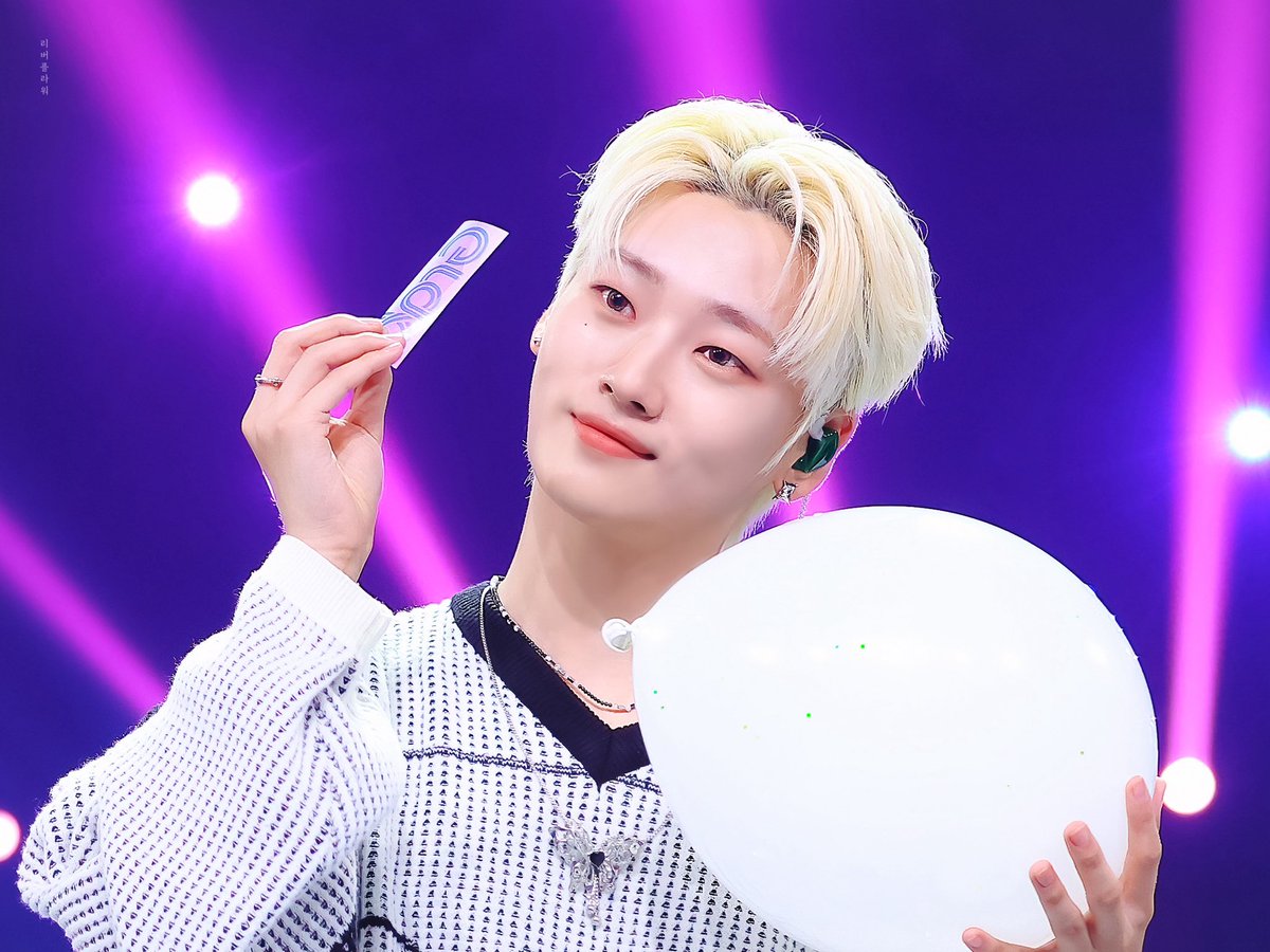 231109 틱톡 스테이지

영원히 기억될 행복하고 아름다운 날이 되길 바랄게

#HAPPYSEOKHWADAY
#귀염뽀짝_석화의_생일을_축하해
#위아이 #강석화 #WEi #KANGSEOKHWA