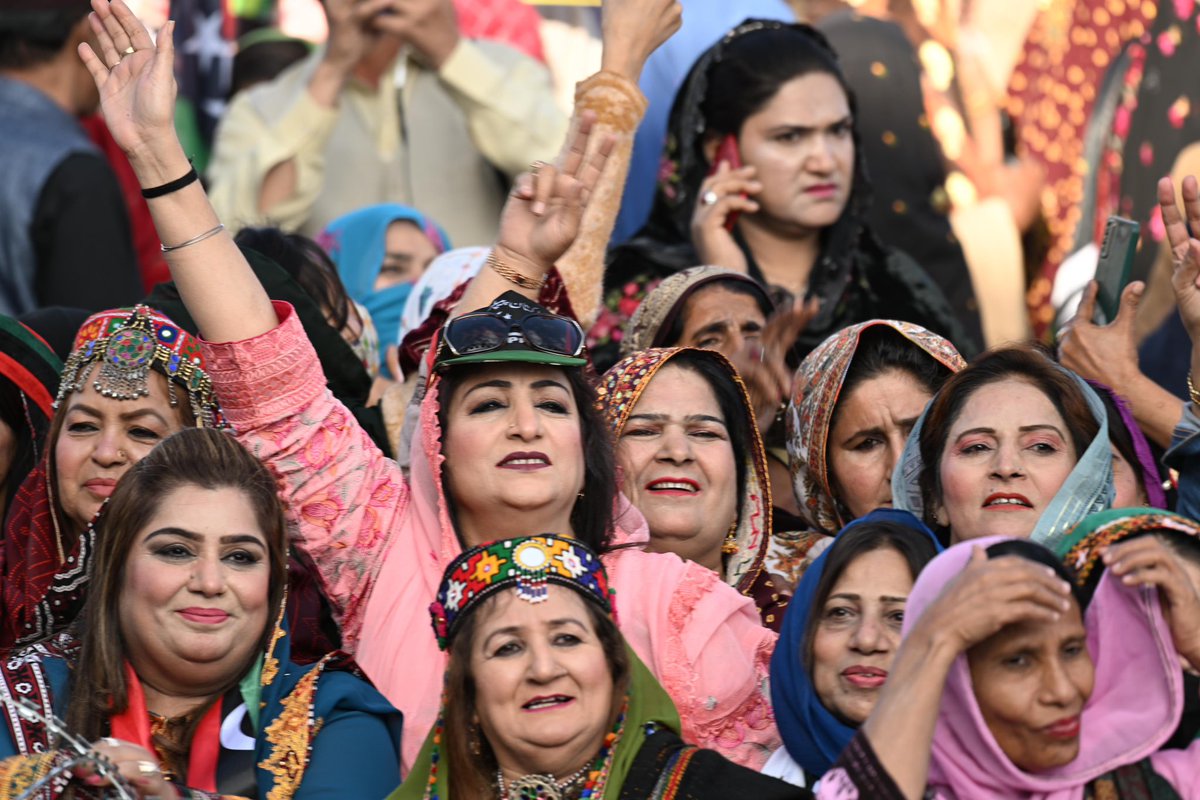 BBhuttoZardari's tweet image. The Pakistan Peoples Party has always been  party of change.  From Shaheed Zulfikar Ali Bhutto taking politics out of drawing rooms, to Shaheed Benazir Bhutto breaking barriers by fighting a brutal dictatorship and the politics of hate and division to become the first woman Prime…