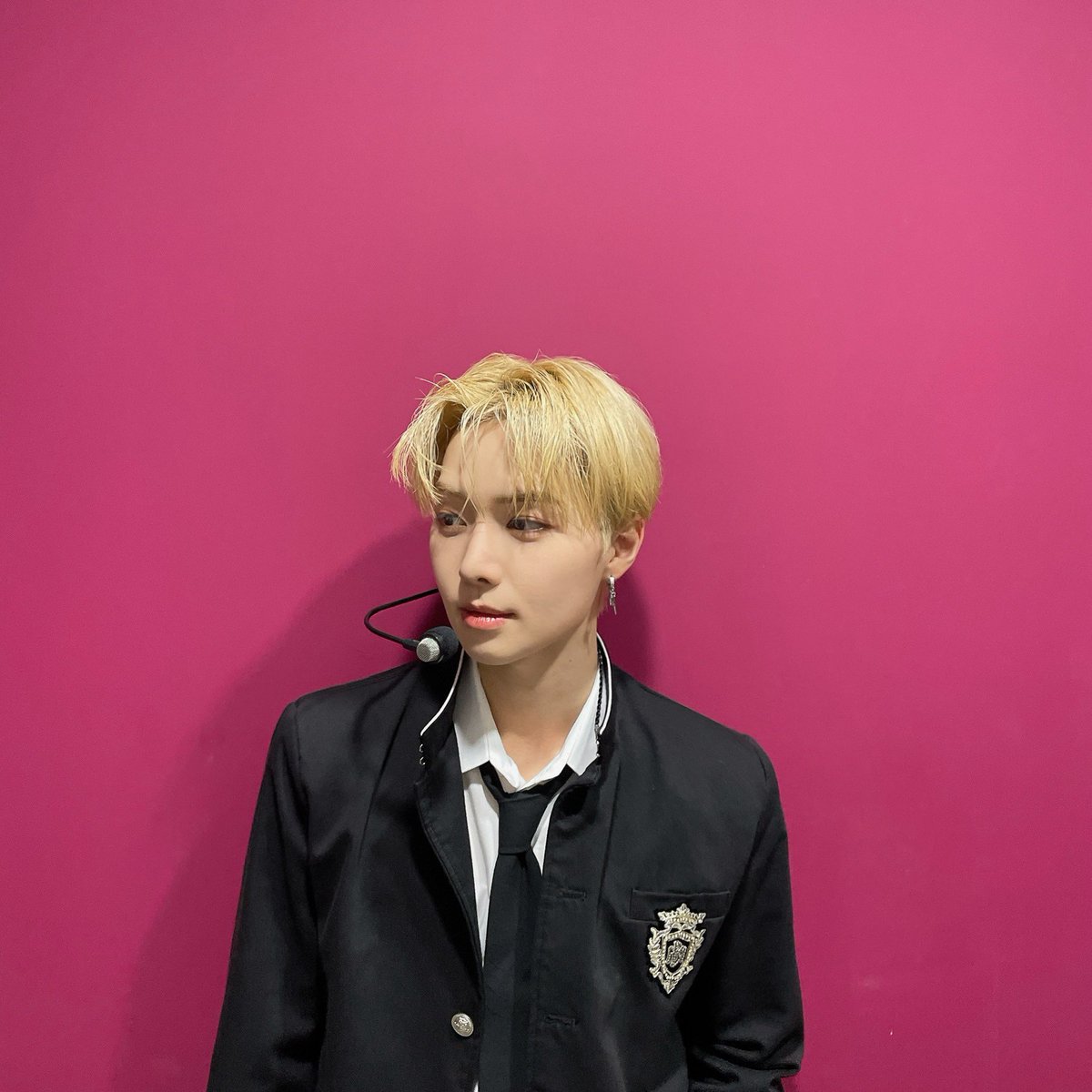 TO1 members tweet media