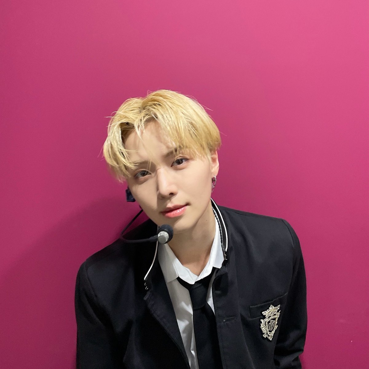 TO1 members tweet media