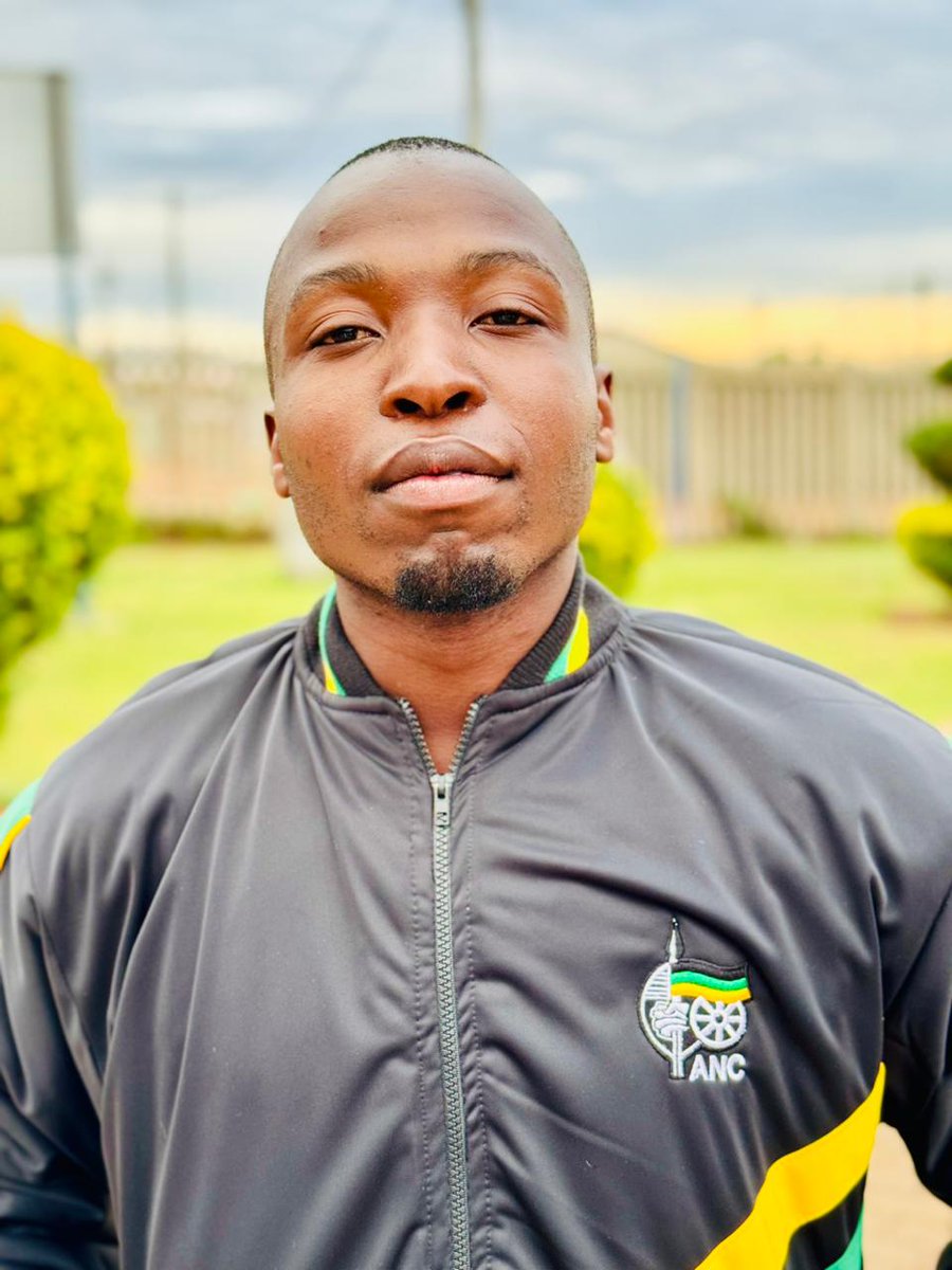 DavidMaqabane's tweet photo. Mokgathlo wa batho @MYANC 
⚫🟢🟡
#ANC #VoteForANC #นางร้ายไทยแลนด์final #thursdayvibes https://t.co/C1EJyLOb0k