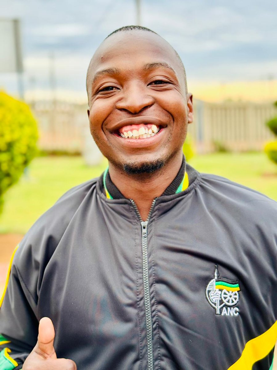DavidMaqabane's tweet photo. Mokgathlo wa batho @MYANC 
⚫🟢🟡
#ANC #VoteForANC #นางร้ายไทยแลนด์final #thursdayvibes https://t.co/C1EJyLOb0k