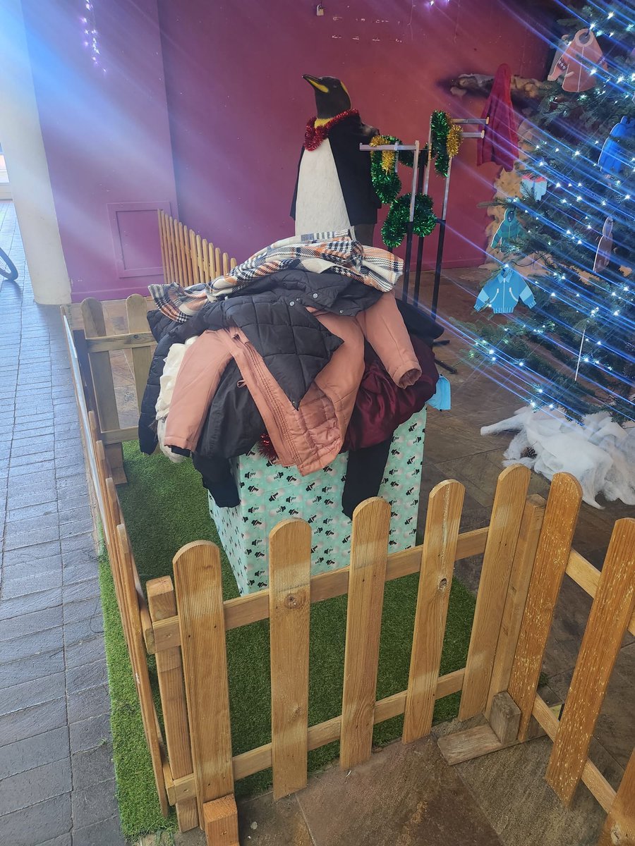 This act of kindness has really warmed our hearts 🫶
Thank you to <a href="/UMAcademyUK/">UMA</a> for their very generous donation to our #Coats4Kids in the Diff appeal. 🧥
These coats are already directly reaching local children who need them, thanks to our our partner <a href="/ABetter_Fit/">A Better Fit-School Uniform Donation</a> 😍
Diolch all