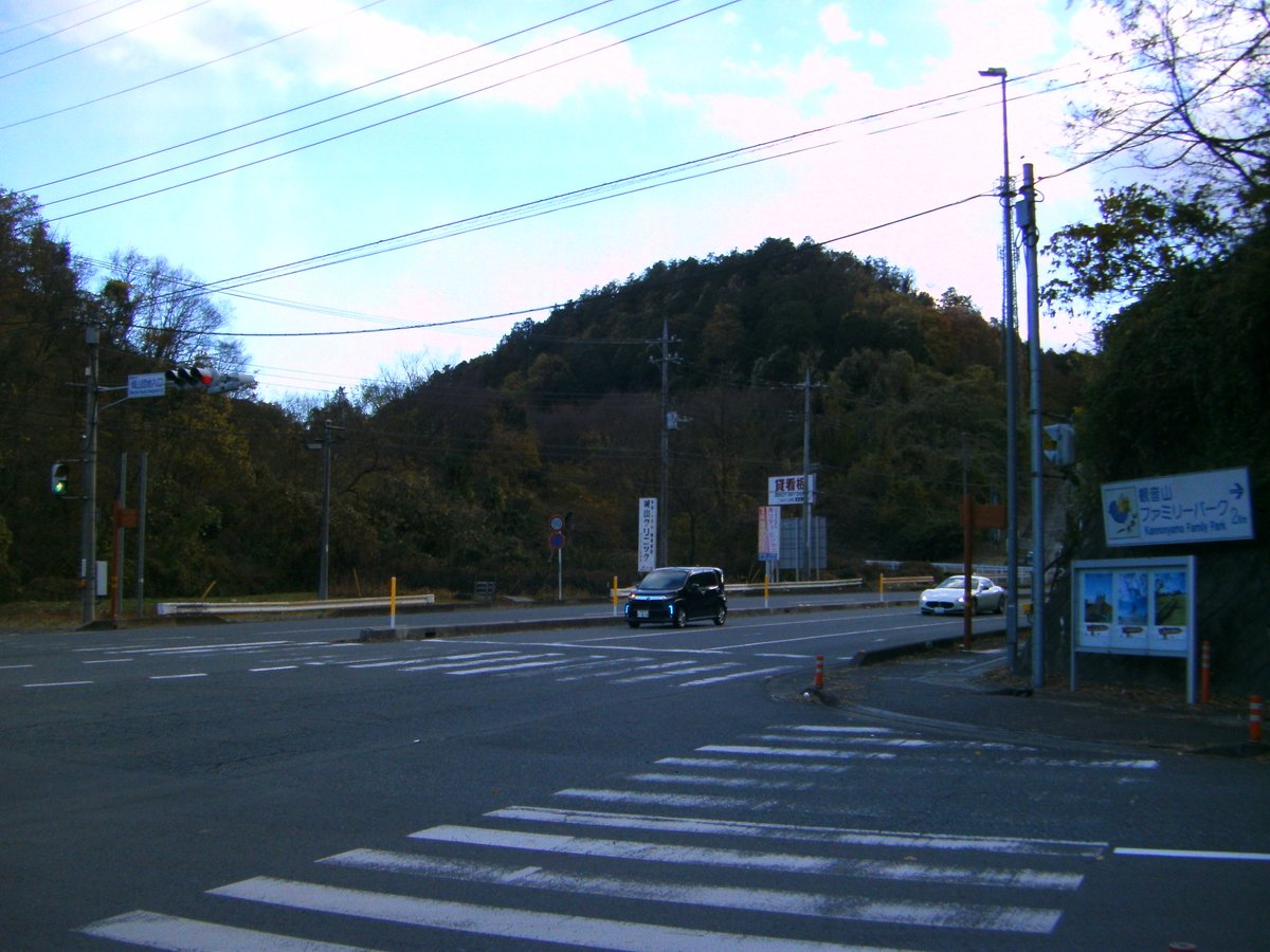 toydigidori's tweet photo. 本当はもうひと丘陵超える予定だったけど舗装道出るまでの急峻な道で時間を取られたし、明るい内に駅前に戻りたかったので今回はここで打ち切り
続きは次回だな(決意

#トイデジ
#PLAZACREATE #D1000
#ファインダー越しに拝借した世界
#キリトリセカイ 
#高崎自然歩道 
#たかさきあるき 
#ウォーキング https://t.co/0djvQWzTIr