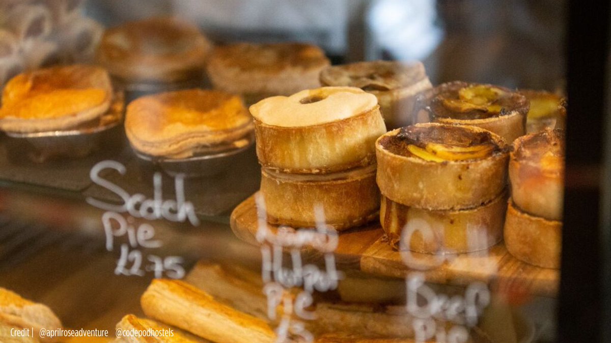 HighExTours's tweet photo. On #StAndrewsDay we celebrate Scottish culture, traditions, cuisine &amp; dance 🏴󠁧󠁢󠁳󠁣󠁴󠁿🎵

Is there any more famous dish in #Scotland than a classic pie, fresh from the oven, enjoyed at the local pub with a pint and surrounded by friends? https://t.co/wz5pMfUUNJ