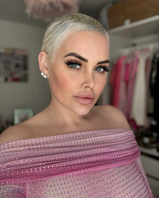 Do blondes have more fun??? https://t.co/NrPV90acSi<a href="/tag/breastcancerawarenessmonth"class="tags"><span>#breastcancerawarenessmonth</span></a>