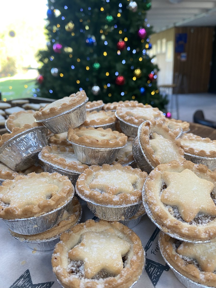 TheApronBar's tweet photo. Christmas has arrived at The Apron @ChequerMead 🎄  Pop in and join us for a delicious mince pie with your coffee ☕  Hope to see you soon! #ChequerMead #EastGrinstead #Coffee #Christmas https://t.co/OsnhMPRkZw