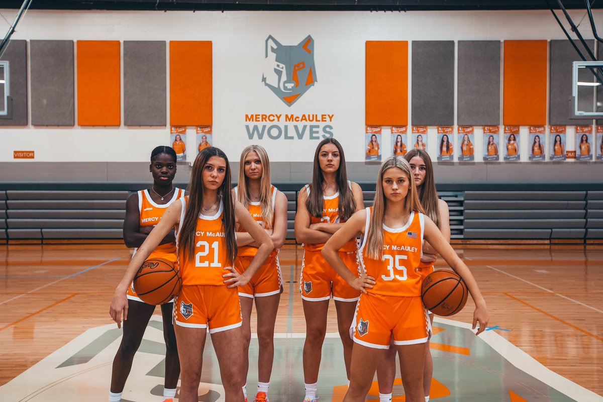 💥League Game💥 The Wolves are on the road tonight against St. Ursula! 

JV: 5:30 PM
Varsity: 7:00 PM

See you there!