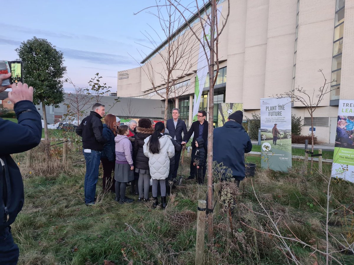 Metro Mayors @AndyBurnhamGM @MetroMayorSteve planted a tree in our outdoor learning area @merseyforest @woodlandtrust @hubLjmu @artieamber