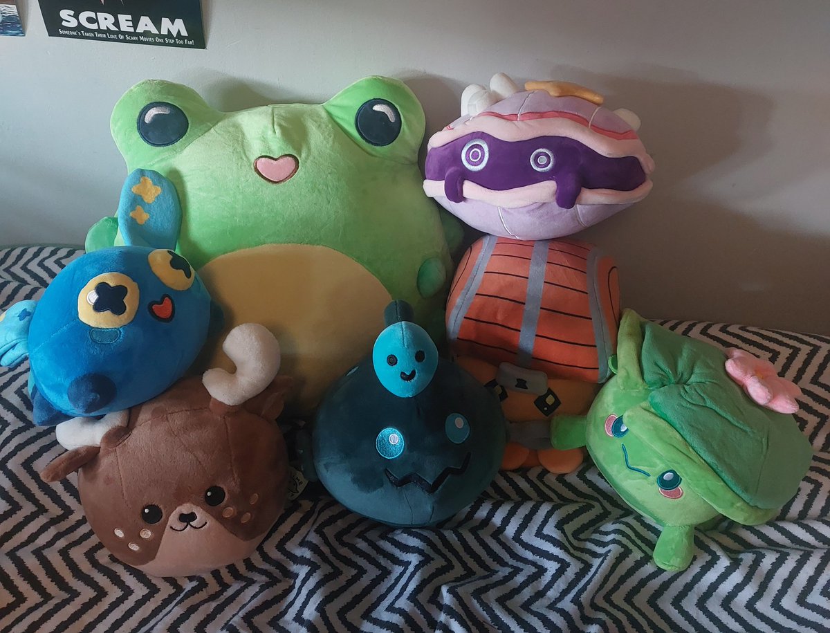 OH MY GOD ARE THOSE THE NEW SLIME STORY SLIMES?!?!? They have joined my collection :D ( I love these little guys way too much) !!!!