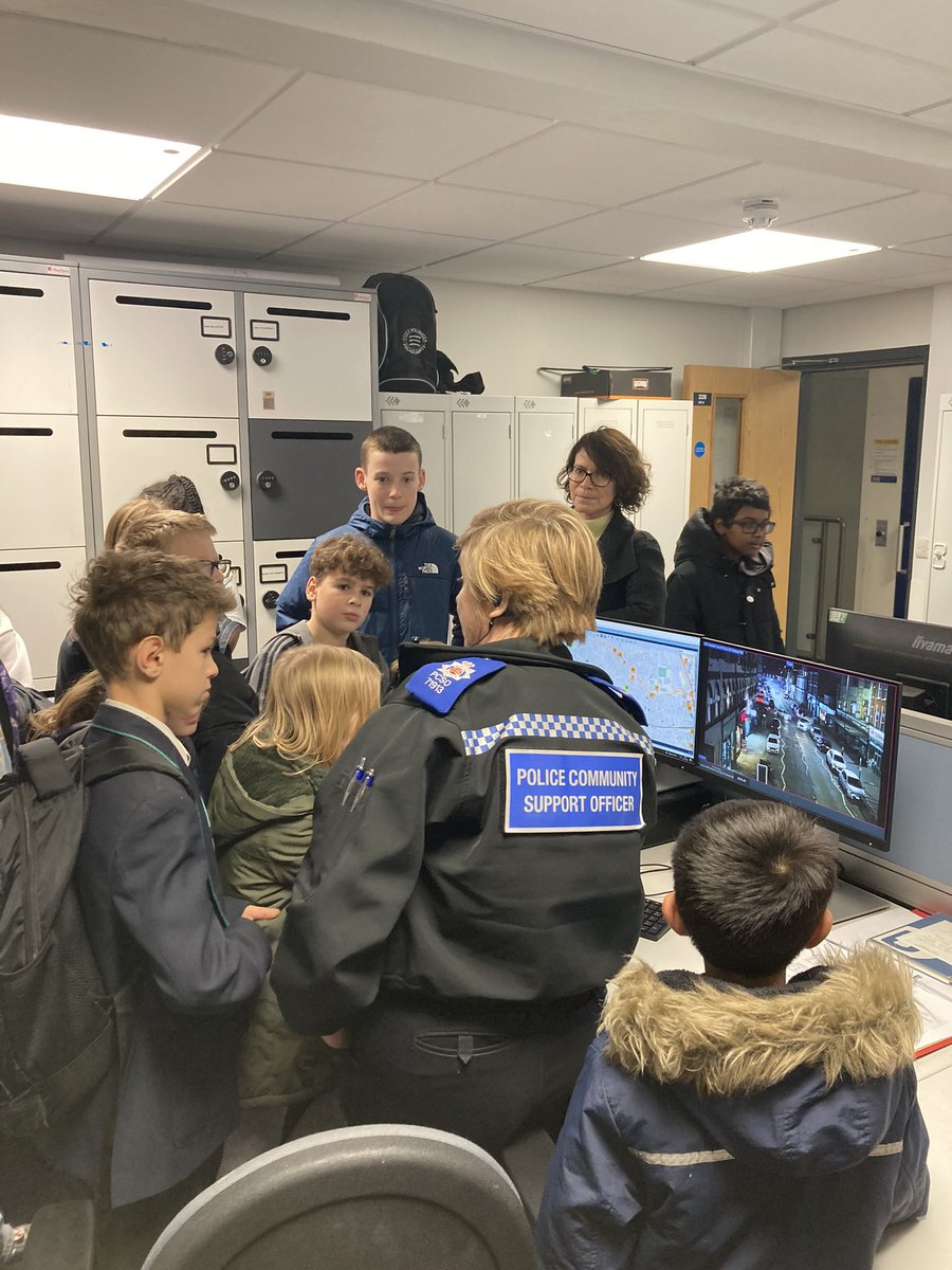 Our Balmoral Triple T’s had a fantastic trip to Southend police station where they got to look round, try on uniforms, see how the cctv works and much more @EPSouthend @BBCCiN