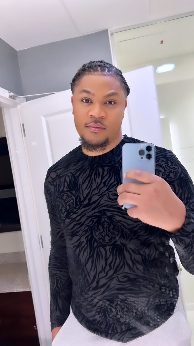 Rhoiy (@roy_udehubaka) on Twitter photo 