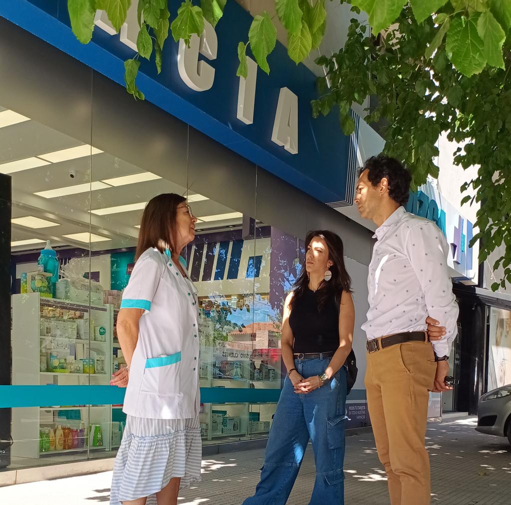 DiegoCoronelMDZ's tweet photo. Visitamos a los comerciantes de la calle San Martín, en esta oportunidad buscamos conocer sus opiniones sobre los avances de los trabajos.

@MuniGodoyCruz #ObrasGC https://t.co/62jUvYUCzl