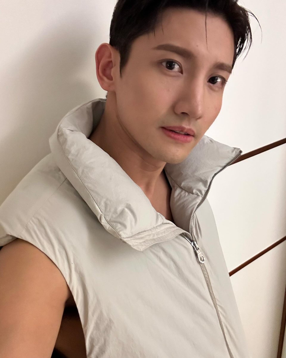 _shimchang's tweet photo. MAMA 2023 is unforgettable for me. https://t.co/0i6bP6Hbsj