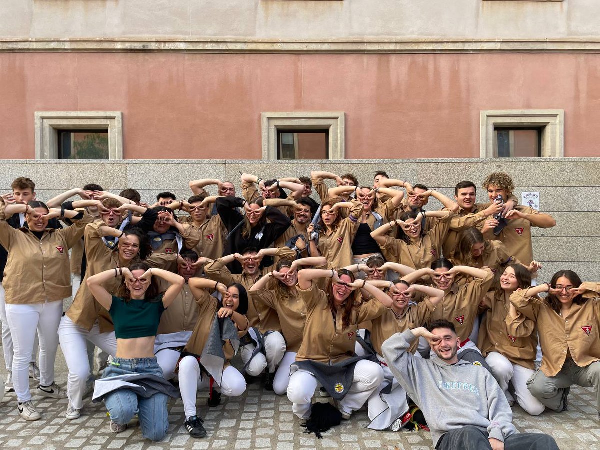 TrempatsUPF's tweet photo. Les nostres batfolrades estrenen mocador de generació 🤩🦇 https://t.co/mdzUr3h8sf
