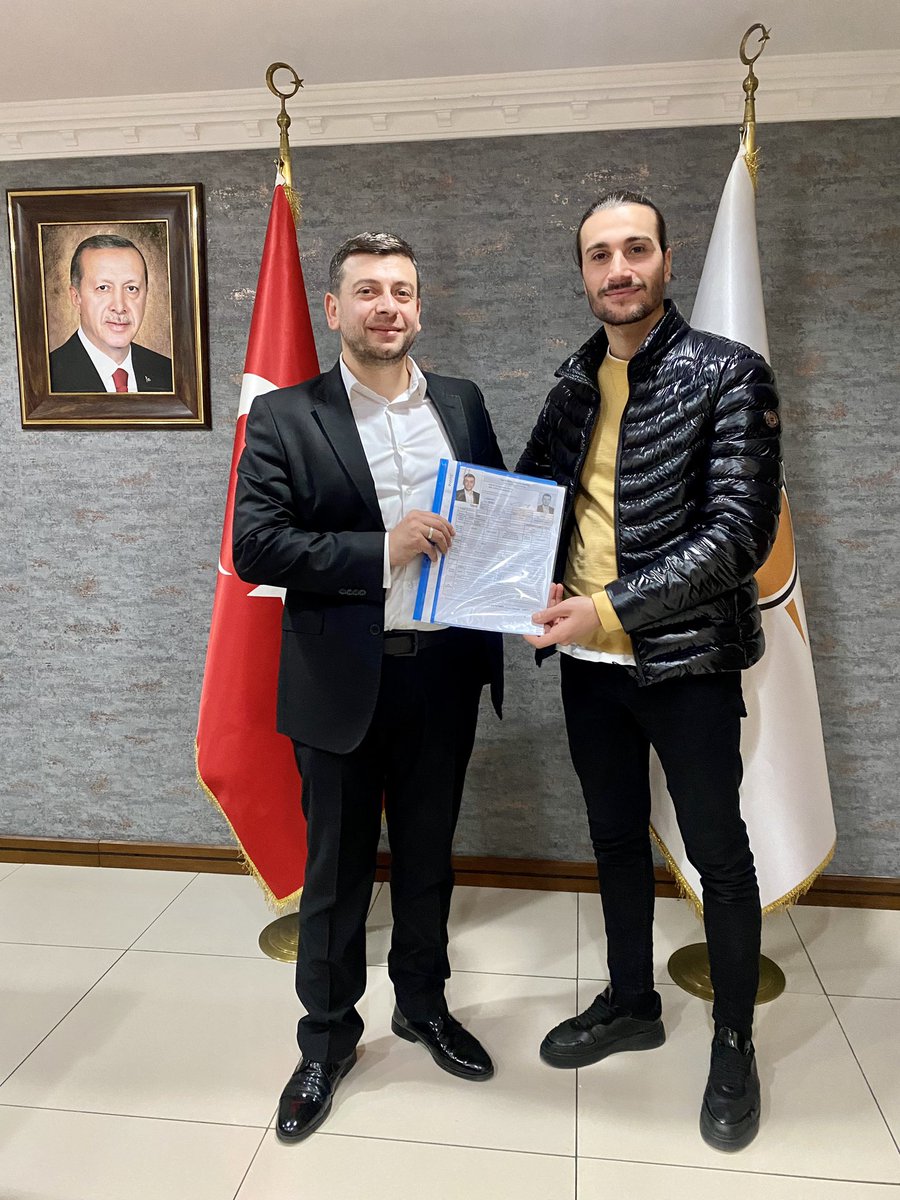 Çayeli Belediye Meclis Üyeliği aday adaylığı başvurularını yapmak üzere 
Önceki dönem Gençlik kolları başkanı Osman MERT  başvurusunu İlçe Başkanımız  Hüseyin ÖZTÜRK ve Gençlik Kolları Başkanımız Oğuzhan KILIÇ dosyasını teslim alındı.