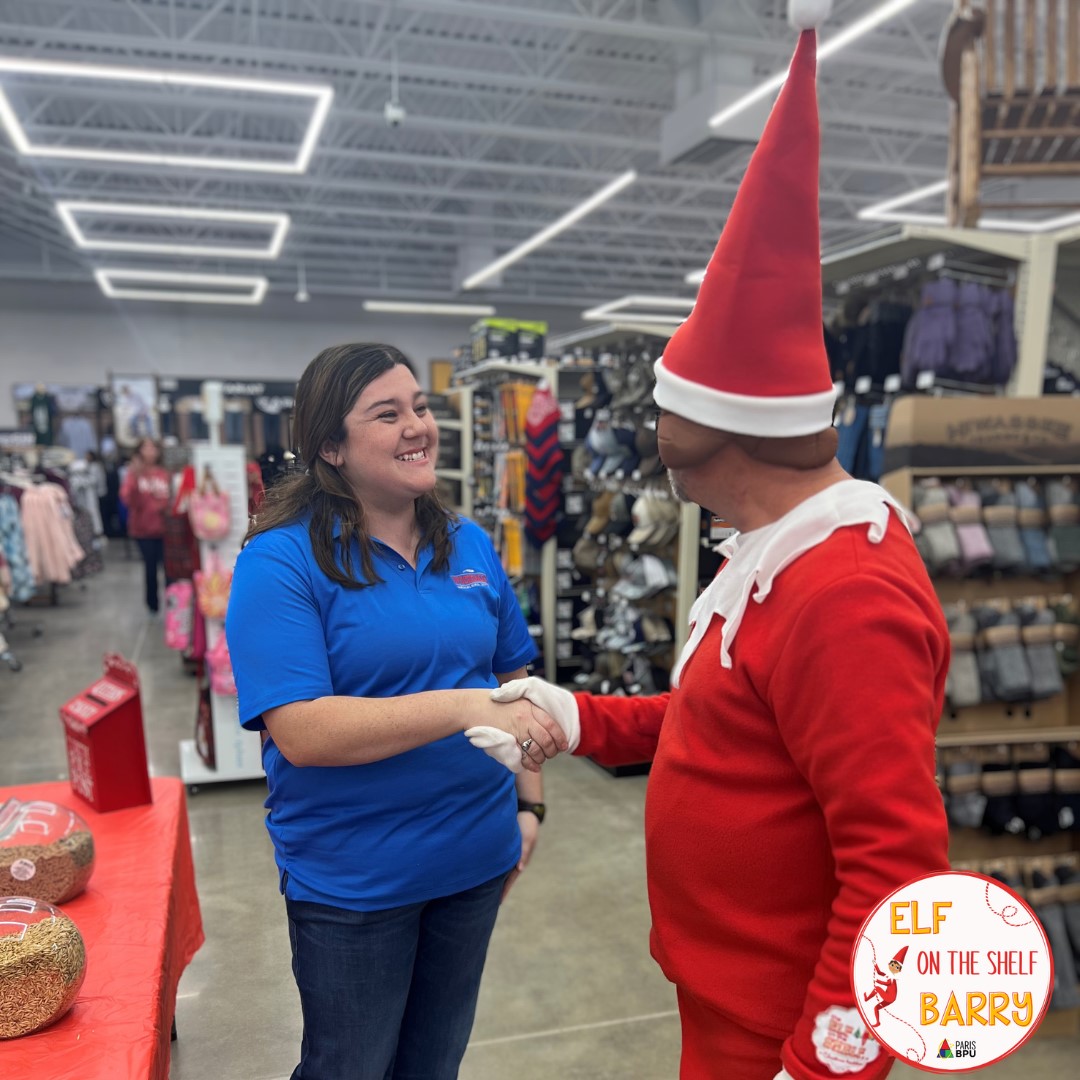 Paris_BPU's tweet photo. Elf Barry has been busy bringing all the Merry Mischief to Henry County! This week he stopped over the the newly opened Stockdale's to meet their team, try on some trendy winter gear and stock up on all the reindeer treats! 🎄🎁 #ElfBarry #mybpu https://t.co/EfZCeUpqxi